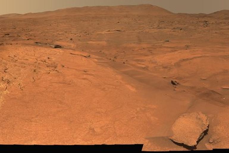 NASA Discovery Reveals Complex Water Systems on Early Mars