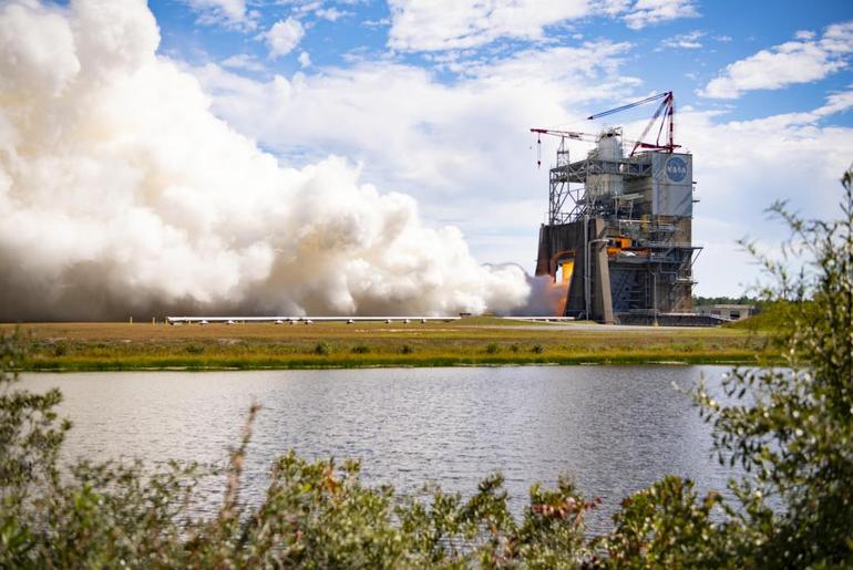 NASA Conducts RS-25 Engine Test in Support of Future Artemis…
