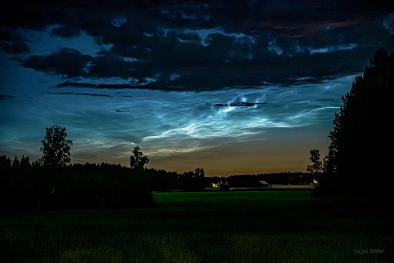 APOD: 2026 October 27 – Noctilucent Clouds over Sweden